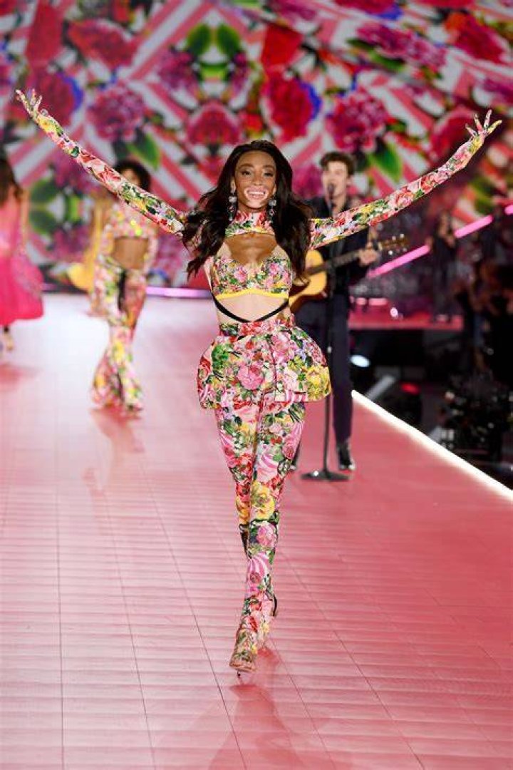 Victoria’s Secret Fashion Show 2018 Performances — Pics