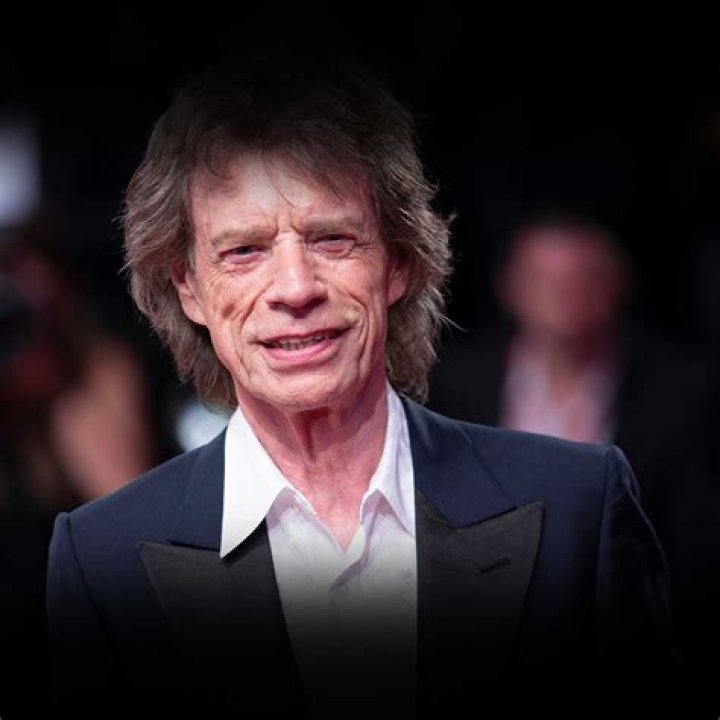 [VIDEO] Mick Jagger As Steven Tyler On ‘SNL’ — Steven HATED It – Hollywood Life