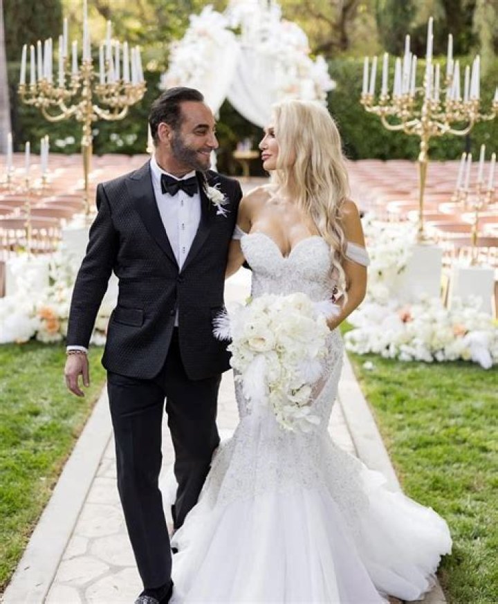 Wedding Details Revealed – Hollywood Life
