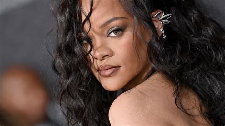 Wendy Williams Disagrees With Rihanna That JLo’s A ‘Sell-Out’ For Taking On SB Halftime Gig