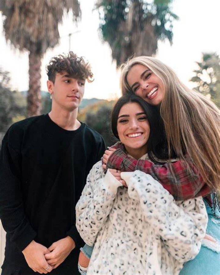 Who Is Addison Rae? 5 Things To Know About The TikTok Star – Hollywood Life