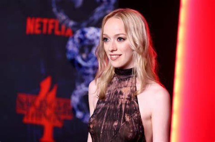 Who Is Amybeth McNulty? 5 Things About The New ‘Stranger Things’ Star – Hollywood Life