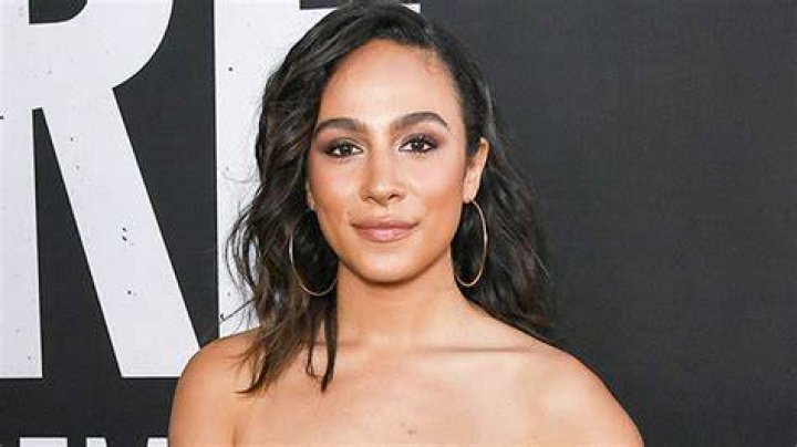 Who Is Aurora Perrineau? Learn About Actress Lena Dunham Apologized To – Hollywood Life
