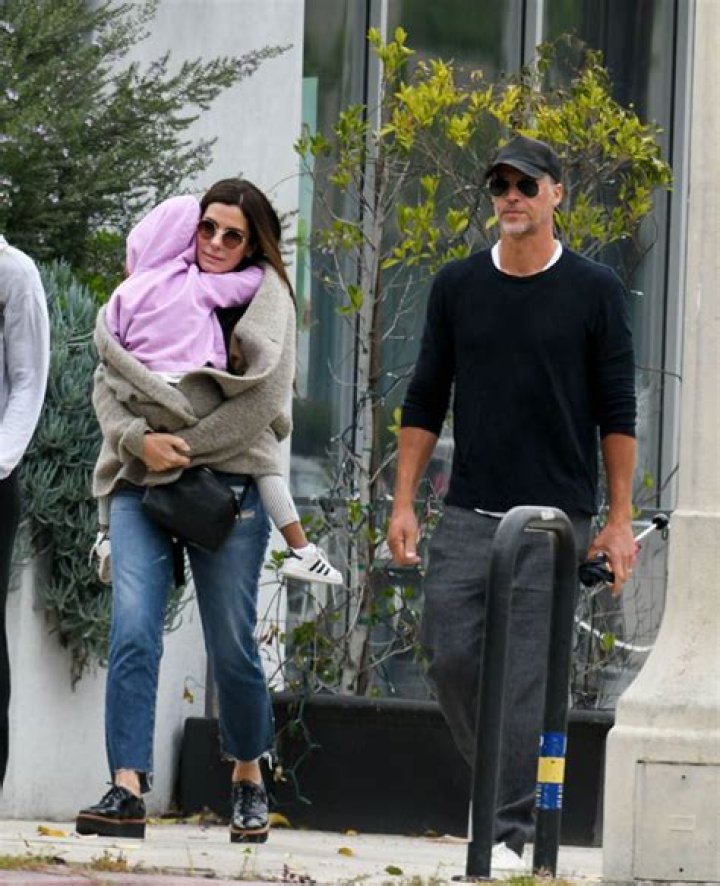 Who Is Bryan Randall? Facts On Sandra Bullock’s Boyfriend – Hollywood Life