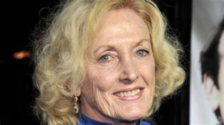 Who Is Eileen Ryan? Here’s What To Know About Sean Penn’s Mom Who Died – Hollywood Life