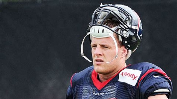 Who Is J.J. Watt? 5 Things To Know About The NFL Star – Hollywood Life