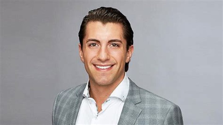 Who Is Jason Tartick? — 5 Things About ‘Bachelorette’ Contestatn – Hollywood Life