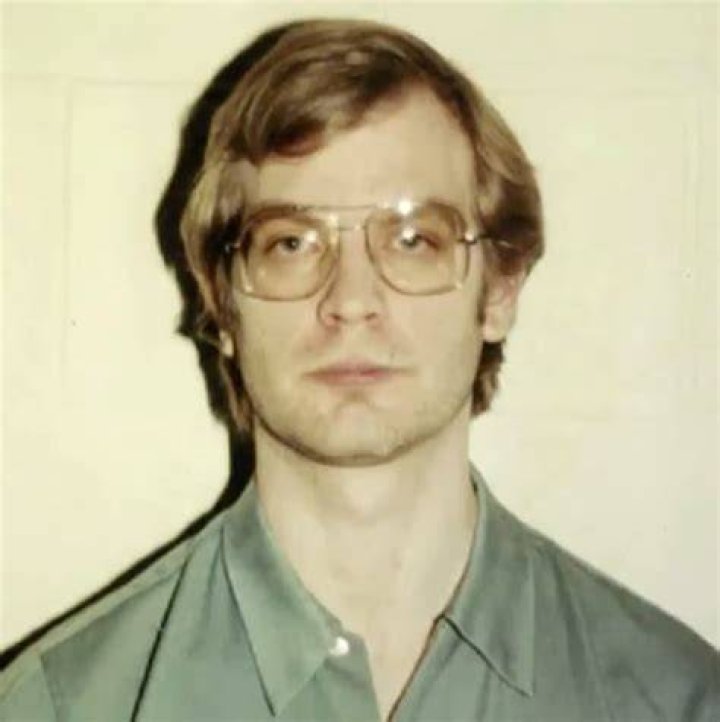 Who Is Jeffrey Dahmer? 5 Things To Know About The Serial Killer – Hollywood Life