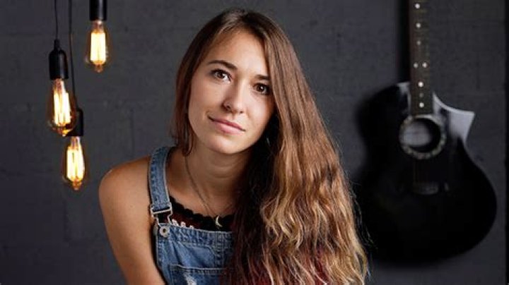 Who Is Lauren Daigle? — 5 Things About Christian Music Singer – Hollywood Life