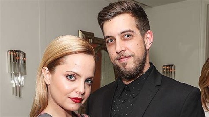 Who Is Michael Hope? 5 Things About Mena Suvari’s Surprise Husband – Hollywood Life