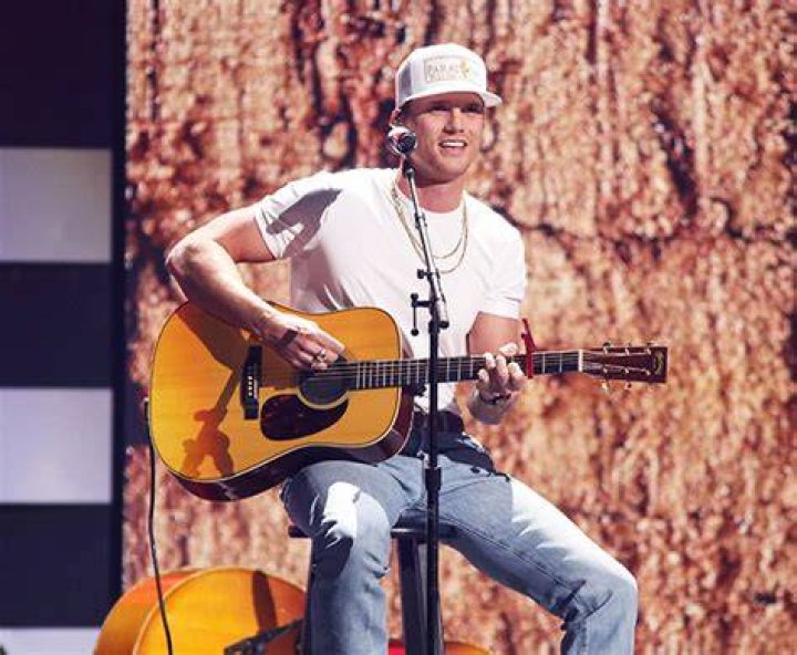 Who Is Parker McCollum? 5 Things About ACM New Artist Winner – Hollywood Life