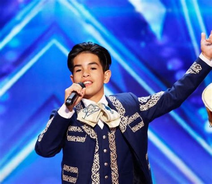 Who Is Putri Ariani? About the 17-Year-Old Blind Singer on ‘AGT’ – Hollywood Life