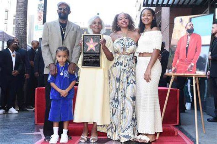 Who Is Samantha Smith? 5 Things To Know On Nipsey Hussle’s Sister – Hollywood Life