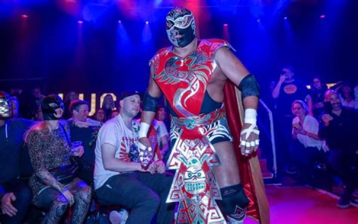 Who Is Silver King? Facts On Wrestler Who Died During Match At Age 51 – Hollywood Life