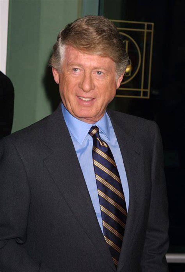 Who Is Ted Koppel? — 5 Things To Know About Newscaster Who Dissed Sean Hannity – Hollywood Life