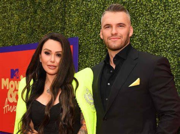 Who Is Zack Clayton Carpinello? 5 Facts About JWoww’s Fiancé – Hollywood Life
