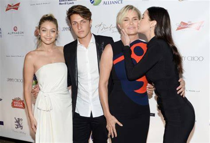 Why She & David Foster Split – Hollywood Life