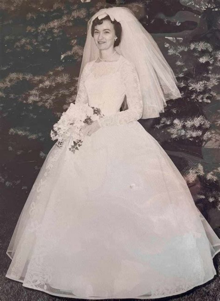 Wore Her Wedding Dress – Hollywood Life