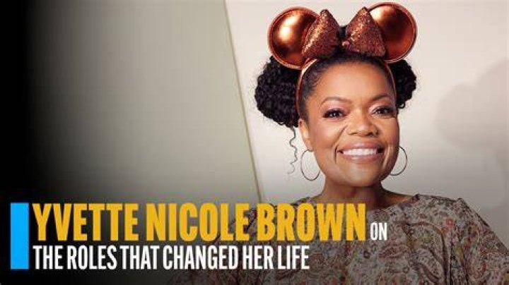 Yvette Nicole Brown Dishes On ‘Fairfax’s ‘Funny’ New Season: It’s ‘Sarcastic’ & ‘Irreverent’
