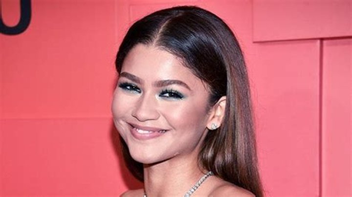 Zendaya Reveals Injury After Attempting To Cook: ‘Baby’s First Stitches’